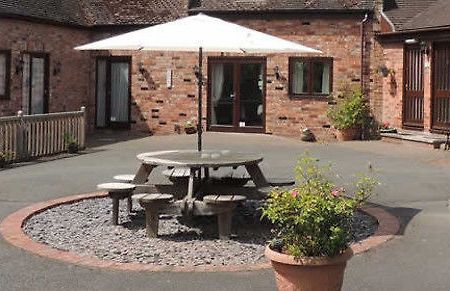 Hotel The Manor Coach House Hindlip Esterno foto
