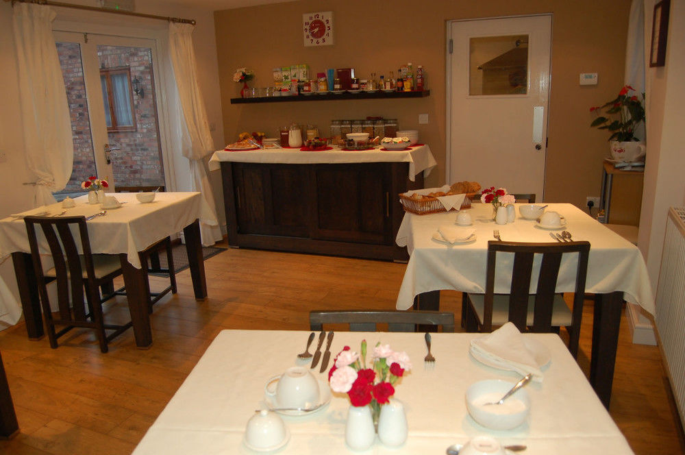 Hotel The Manor Coach House Hindlip Esterno foto